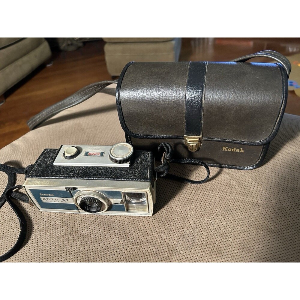 Vintage camera 1960s BROWNIE Auto 27 & Original Shoulder Case photography